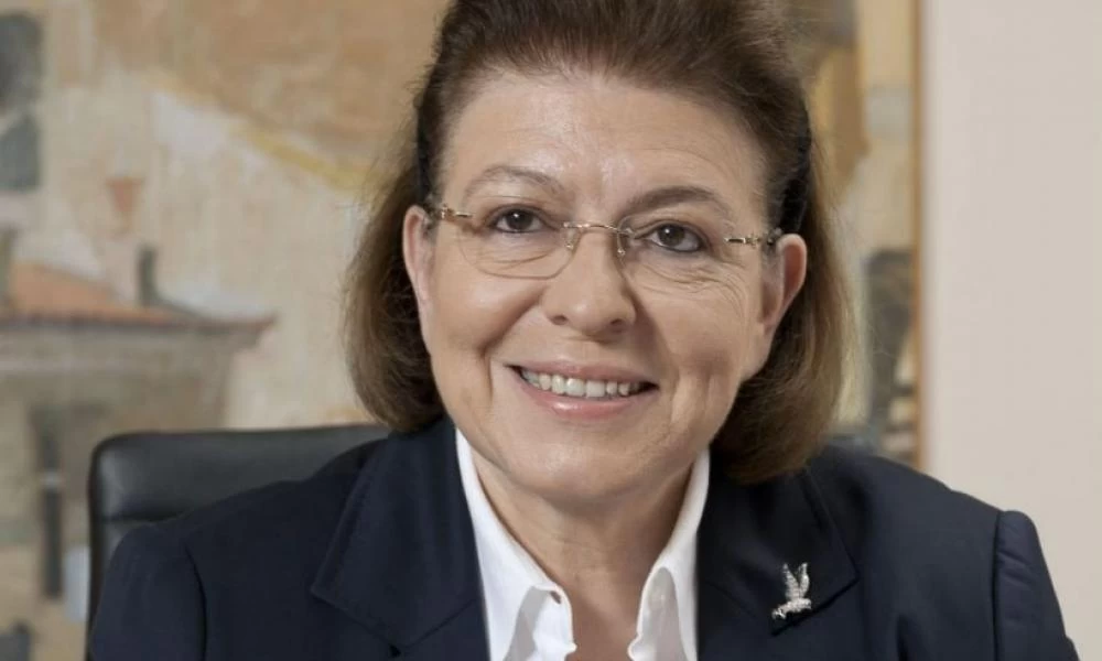Μενδώνη: Στην Αθήνα εκτάκτως λόγω της φωτιάς στην Βαρυμπόμπη